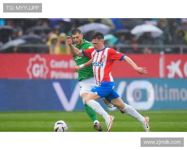 亨克与塞尔塔精彩对决集锦回顾展现足球魅力与激情瞬间