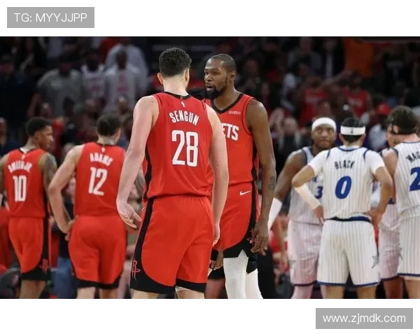 火箭队在与魔术队的激烈对决中以114比107取得胜利展现强大实力 火箭队在与魔术队的激烈对决中以114比107取得胜利展现强大实力