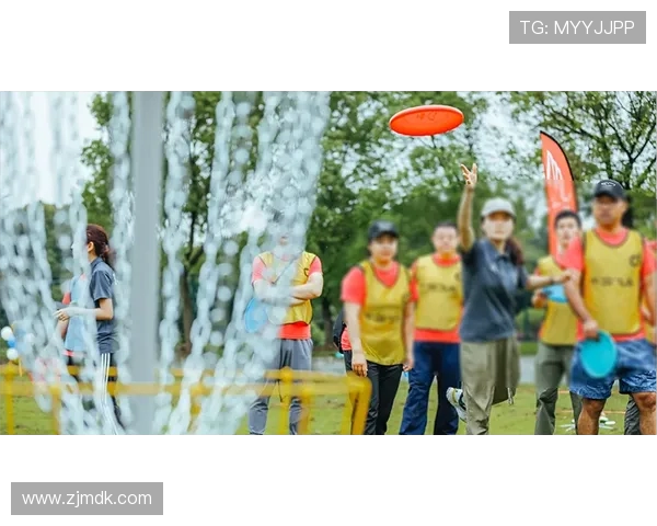 重庆飞盘队在比赛中的快速转换与战术得失分析