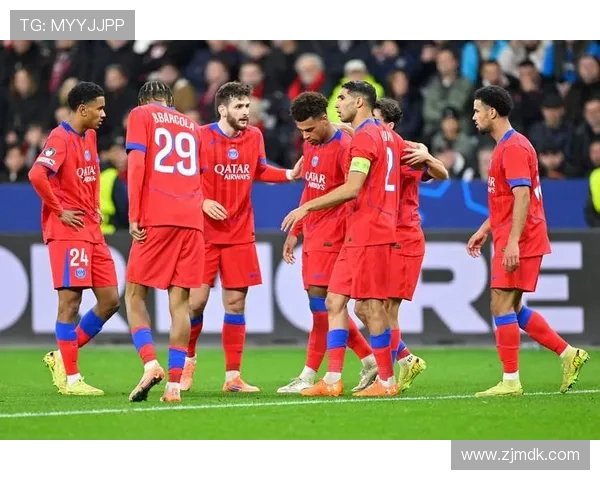 阿什拉夫与拜仁的巅峰对决谁能在欧冠赛场上笑到最后