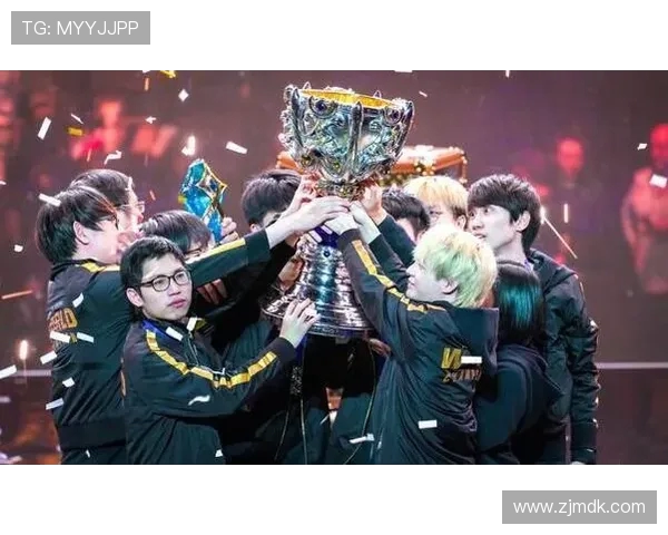 FPX团队协作在世界大师赛中的精彩表现与战术分析