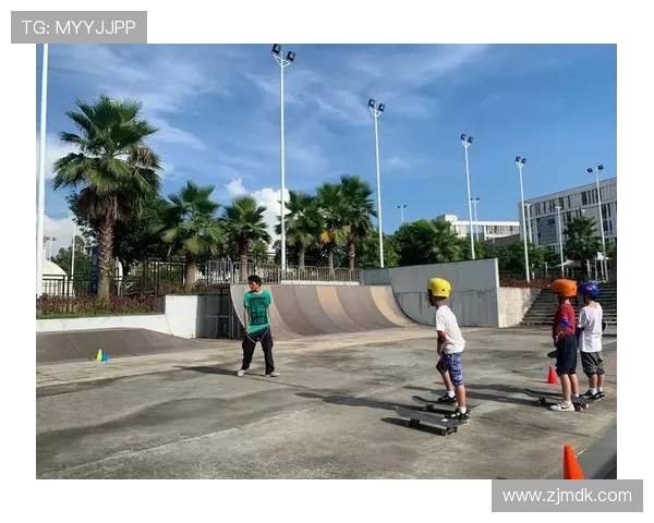 广州滑板队边路渗透战术解析与实战应用探讨